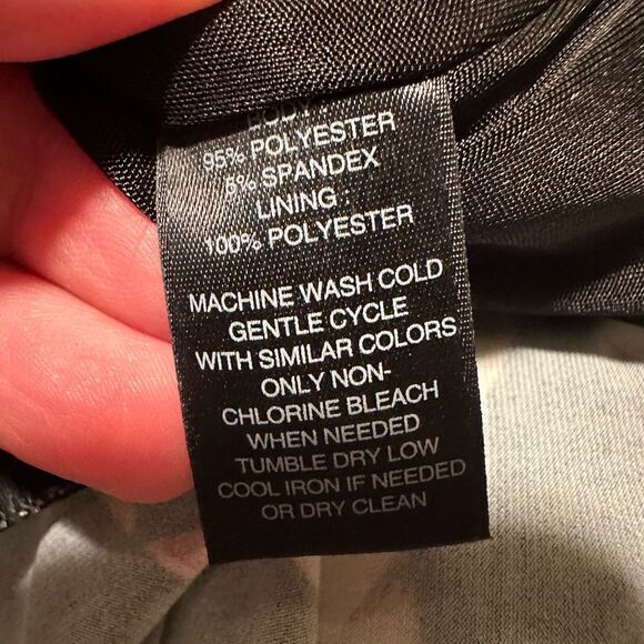 NWT White House Black Market Floral Dress - XXS Black floral stretch dress - Picture 7 of 7